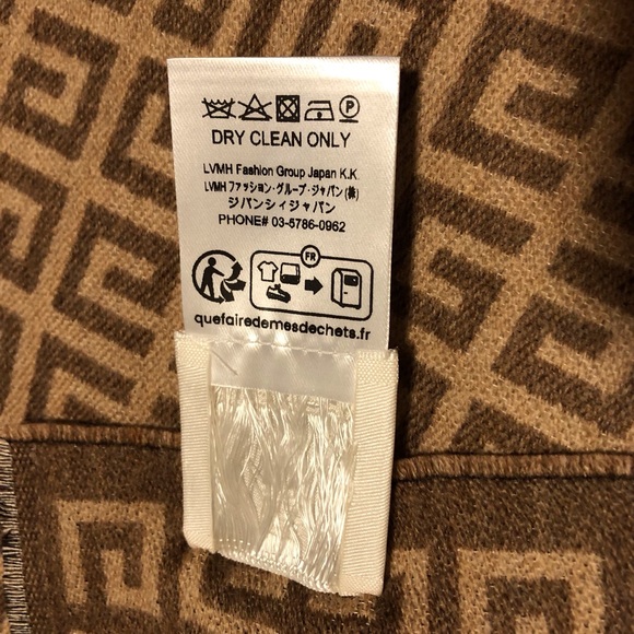 🤎 BNWT GIVENCHY SCARF 🤎 - Picture 5 of 9